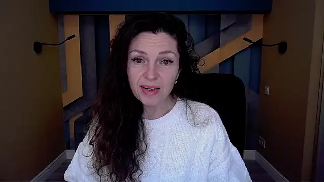 EllaLong online show from 12-20-25, 12:41