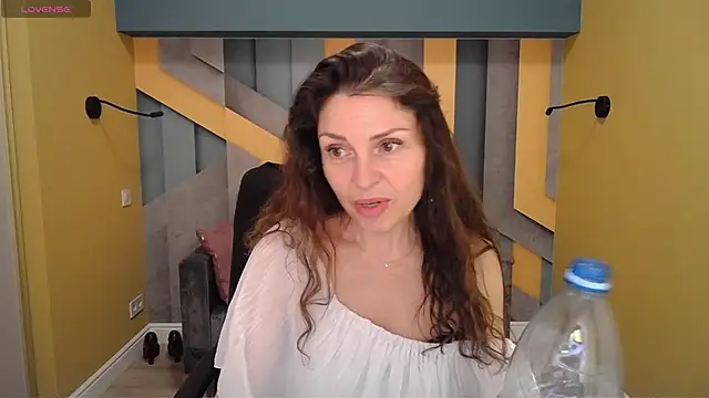 EllaLong online show from 01-18-25, 03:27