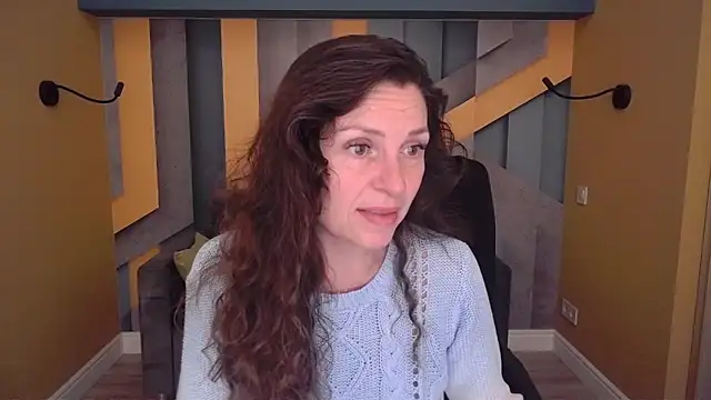 Snapshot of EllaLong chatting on 05-14-26, 11:29 EllaLong online show from 05-14-26, 11:29
