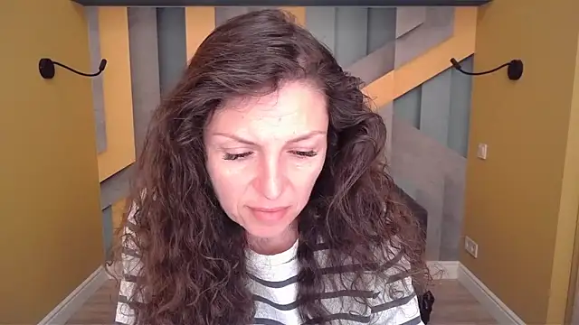 EllaLong online show from 04-12-26, 11:35