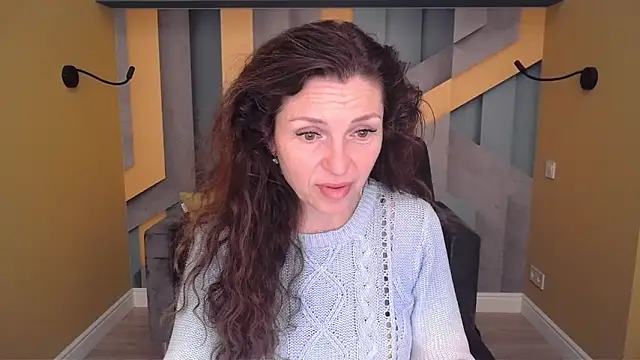 Snapshot of EllaLong chatting on 04-18-26, 11:34 EllaLong online show from 04-18-26, 11:34