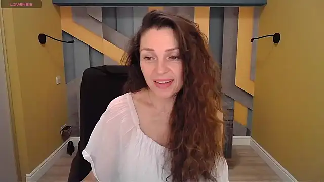 EllaLong online show from 01-19-25, 03:32