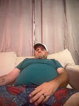 Snapshot of mrscum4u chatting on 10-11-25, 11:28 mrscum4u online show from 10-11-25, 11:28