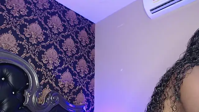 NaiaGils online show from 03-01-25, 04:54