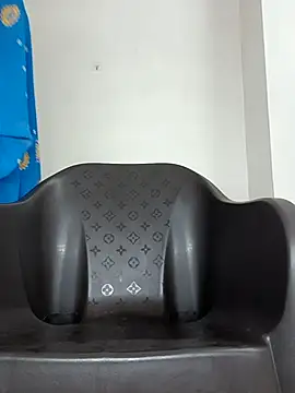  surbhi  online show from 12-23-25, 04:12