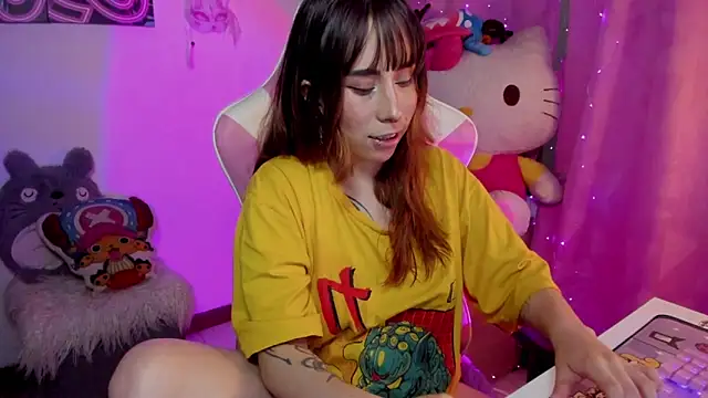 Waifu Aika online show from 10-21-25, 08:08