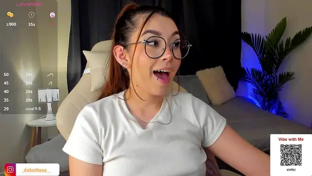 Snapshot of dakottaa_ chatting on 03-19-25, 02:27 dakottaa online show from 03-19-25, 02:27