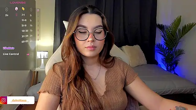 Snapshot of dakottaa_ chatting on 10-06-25, 11:05 dakottaa online show from 10-06-25, 11:05
