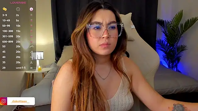 dakottaa  online show from 10-29-25, 11:47