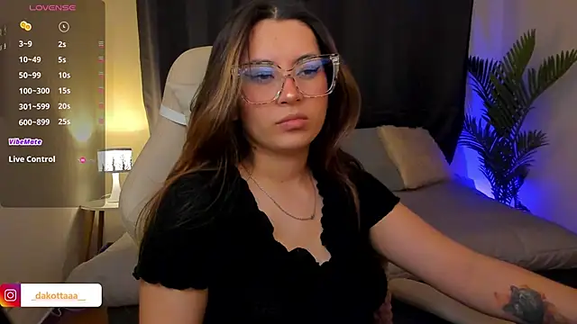 dakottaa  online show from 12-03-25, 11:36