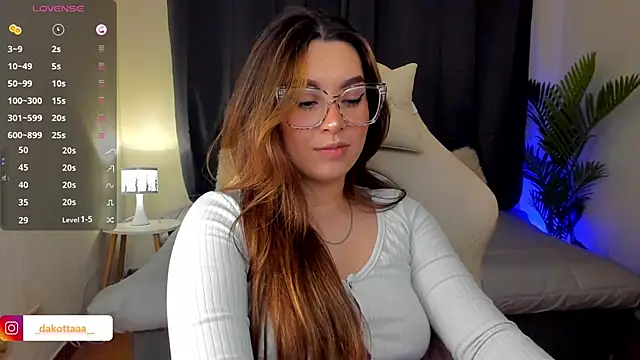 Snapshot of dakottaa_ chatting on 10-10-25, 11:05 dakottaa online show from 10-10-25, 11:05