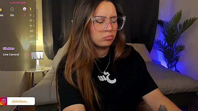 dakottaa  online show from 01-05-26, 11:41