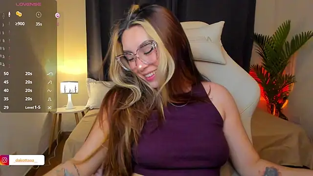 Snapshot of dakottaa_ chatting on 07-08-26, 11:38 dakottaa online show from 07-08-26, 11:38
