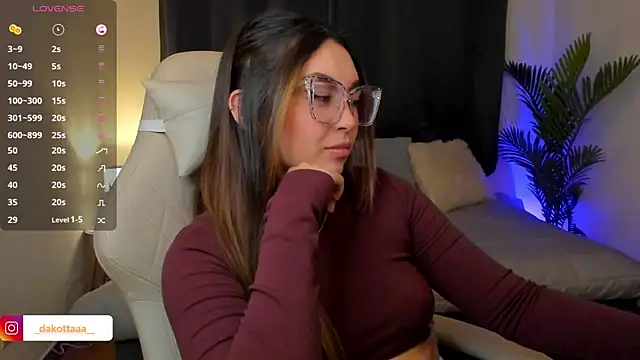 dakottaa  online show from 11-25-25, 11:37