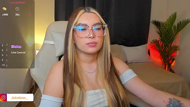 Snapshot of dakottaa_ chatting on 05-28-26, 12:29 dakottaa online show from 05-28-26, 12:29