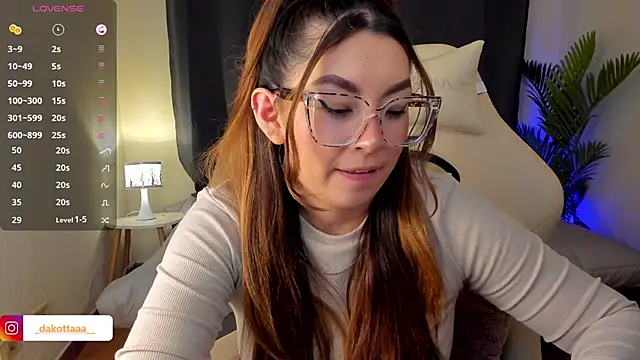 dakottaa  online show from 10-22-25, 11:25