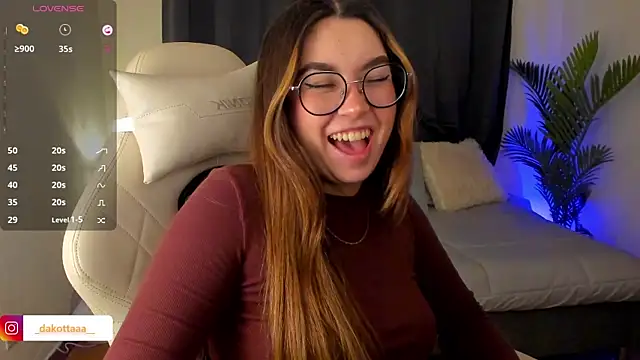 dakottaa  online show from 11-07-25, 11:41