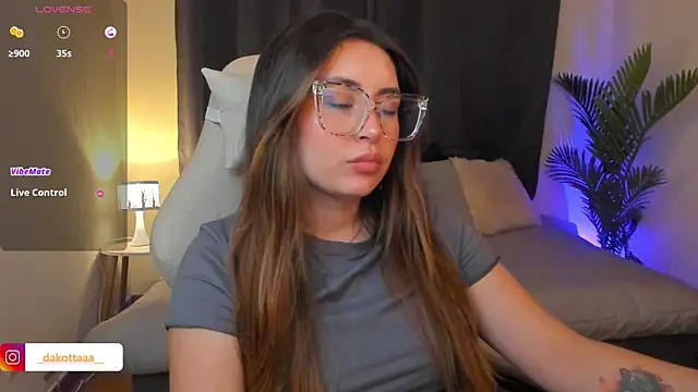 dakottaa  online show from 02-10-26, 12:09