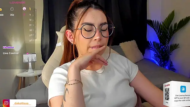 Snapshot of dakottaa_ chatting on 03-18-25, 11:20 dakottaa online show from 03-18-25, 11:20