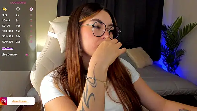 Snapshot of dakottaa_ chatting on 09-24-25, 11:43 dakottaa online show from 09-24-25, 11:43