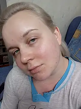 Karolina love  online show from 09-17-25, 09:39