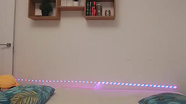 Karolina love  online show from 10-11-25, 06:53