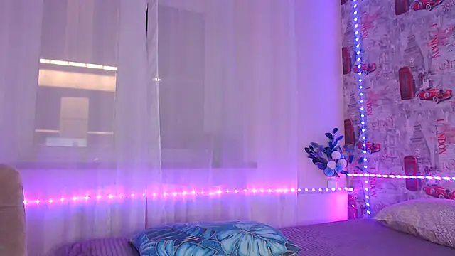 Snapshot of Karolina_love_ chatting on 05-31-26, 08:53 Karolina love online show from 05-31-26, 08:53