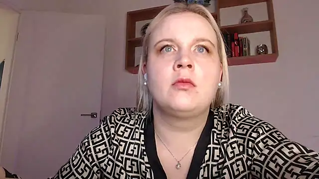 Karolina love  online show from 11-15-25, 07:51