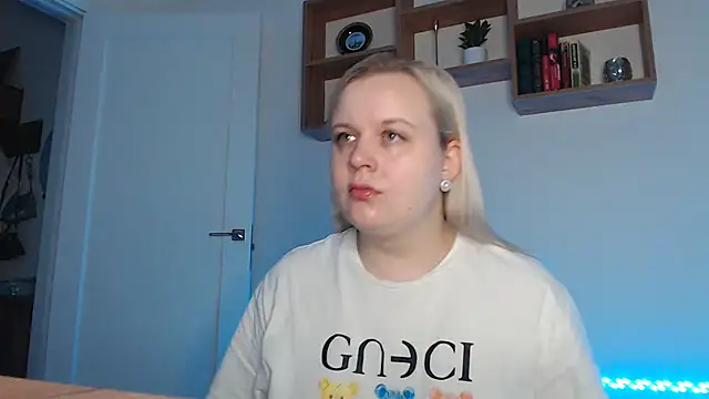 Karolina love  online show from 10-26-25, 11:10