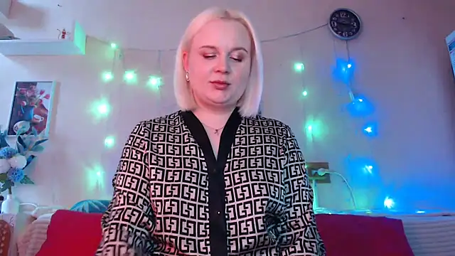 Karolina love  online show from 12-31-24, 12:15