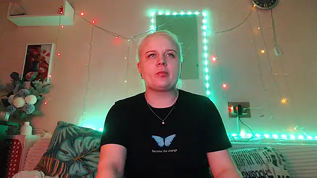 Karolina love  online show from 12-22-24, 04:59