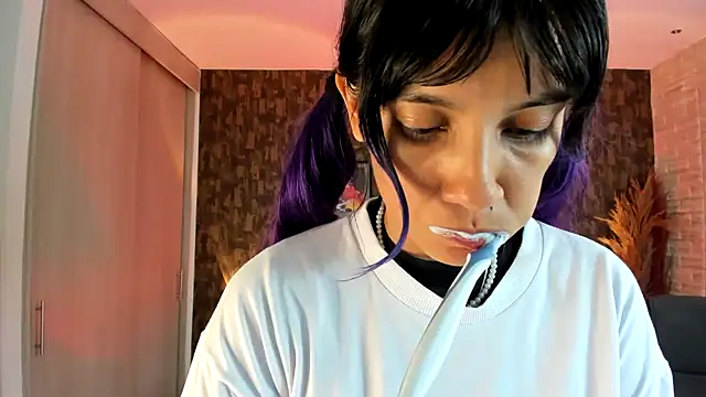 Snapshot of kitty__horny chatting on 02-07-25, 05:40 kitty horny online show from 02-07-25, 05:40