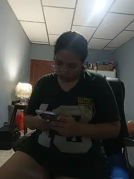 Snapshot of DanelyLopez chatting on 06-10-26, 02:46 DanelyLopez online show from 06-10-26, 02:46
