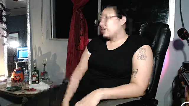Snapshot of DanelyLopez chatting on 10-09-25, 02:23 DanelyLopez online show from 10-09-25, 02:23