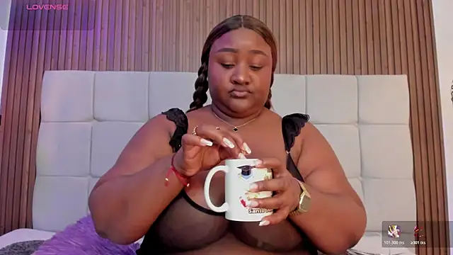 Snapshot of Saravy_Blandon chatting on 02-17-26, 10:34 Saravy Blandon online show from 02-17-26, 10:34