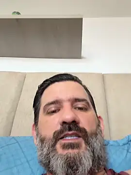 Snapshot of Maxi_TheBigDaddy chatting on 06-02-26, 02:39 Maxi TheBigDaddy online show from 06-02-26, 02:39