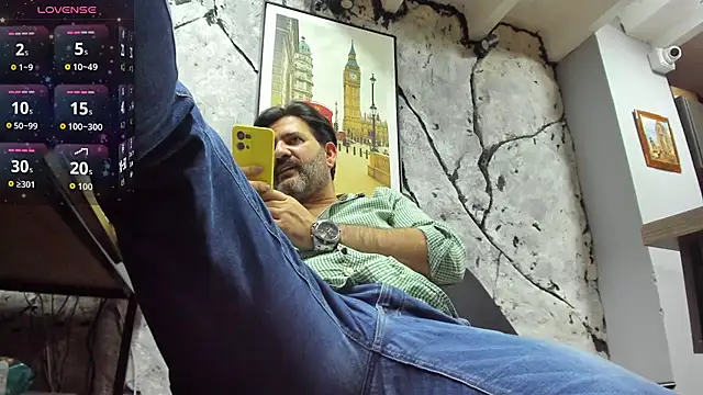 Maxi TheBigDaddy online show from 12-20-25, 12:02