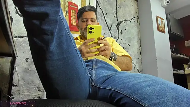 Maxi TheBigDaddy online show from 02-18-26, 01:18