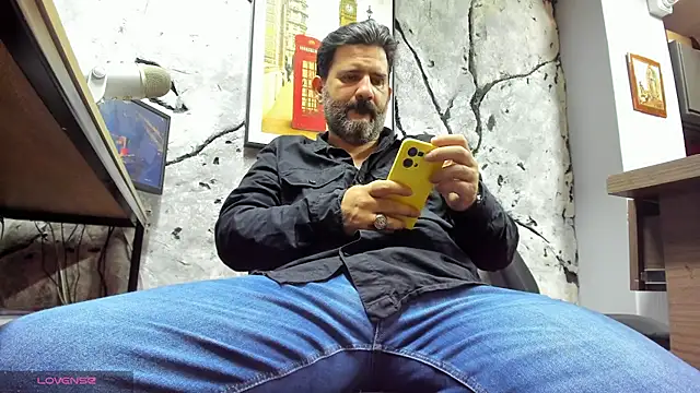 Maxi TheBigDaddy online show from 12-22-25, 05:46