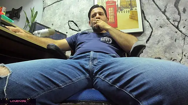 Maxi TheBigDaddy online show from 11-25-25, 05:02