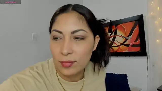 Snapshot of Lauralove_69 chatting on 05-13-26, 09:44 Lauralove 69 online show from 05-13-26, 09:44