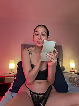 Snapshot of DanikRosse chatting on 04-19-26, 02:45 DanikRosse online show from 04-19-26, 02:45