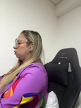 jademoomsm online show from 04-09-26, 03:08