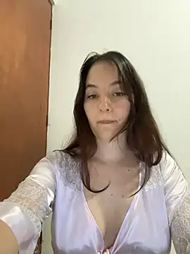 Snapshot of Sarah_millerr_ chatting on 05-18-26, 04:07 Sarah millerr online show from 05-18-26, 04:07