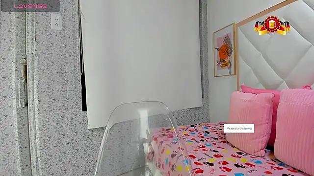 EmiliBonnie online show from 10-01-25, 11:08