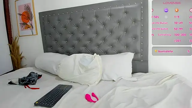 EmiliBonnie online show from 02-28-25, 03:04