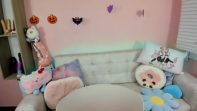 tinysara online show from 10-02-25, 04:21