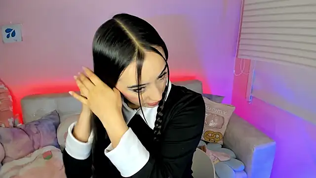 tinysara online show from 03-27-26, 04:41