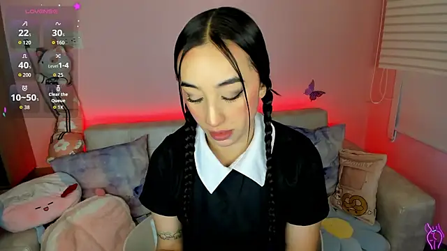 tinysara online show from 03-13-26, 04:34