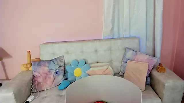 tinysara online show from 03-02-25, 04:36